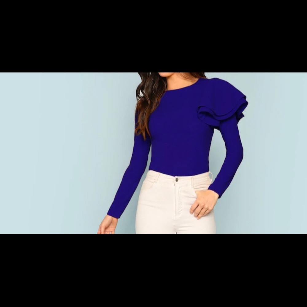 Zip back ruffle one sleeve Tee